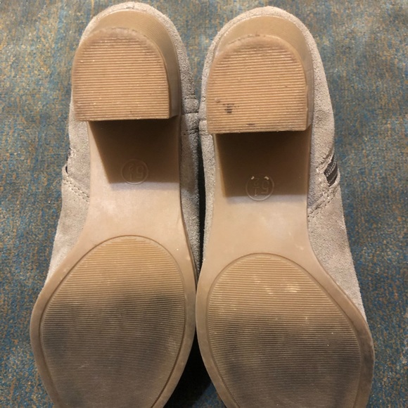 • Mossimo booties • - Picture 7 of 7